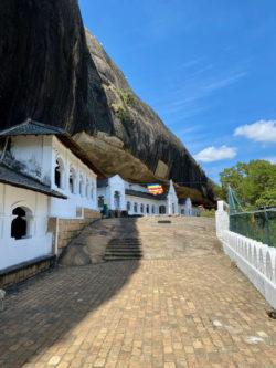 Die Höhlentempel von Dambulla ohne Touristen.